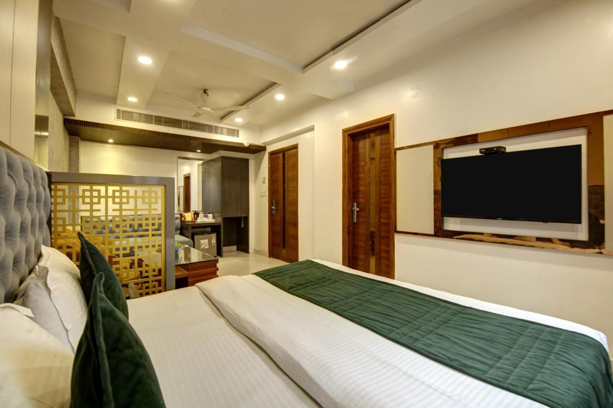 The Shanti Plaza - New Delhi Exterior foto