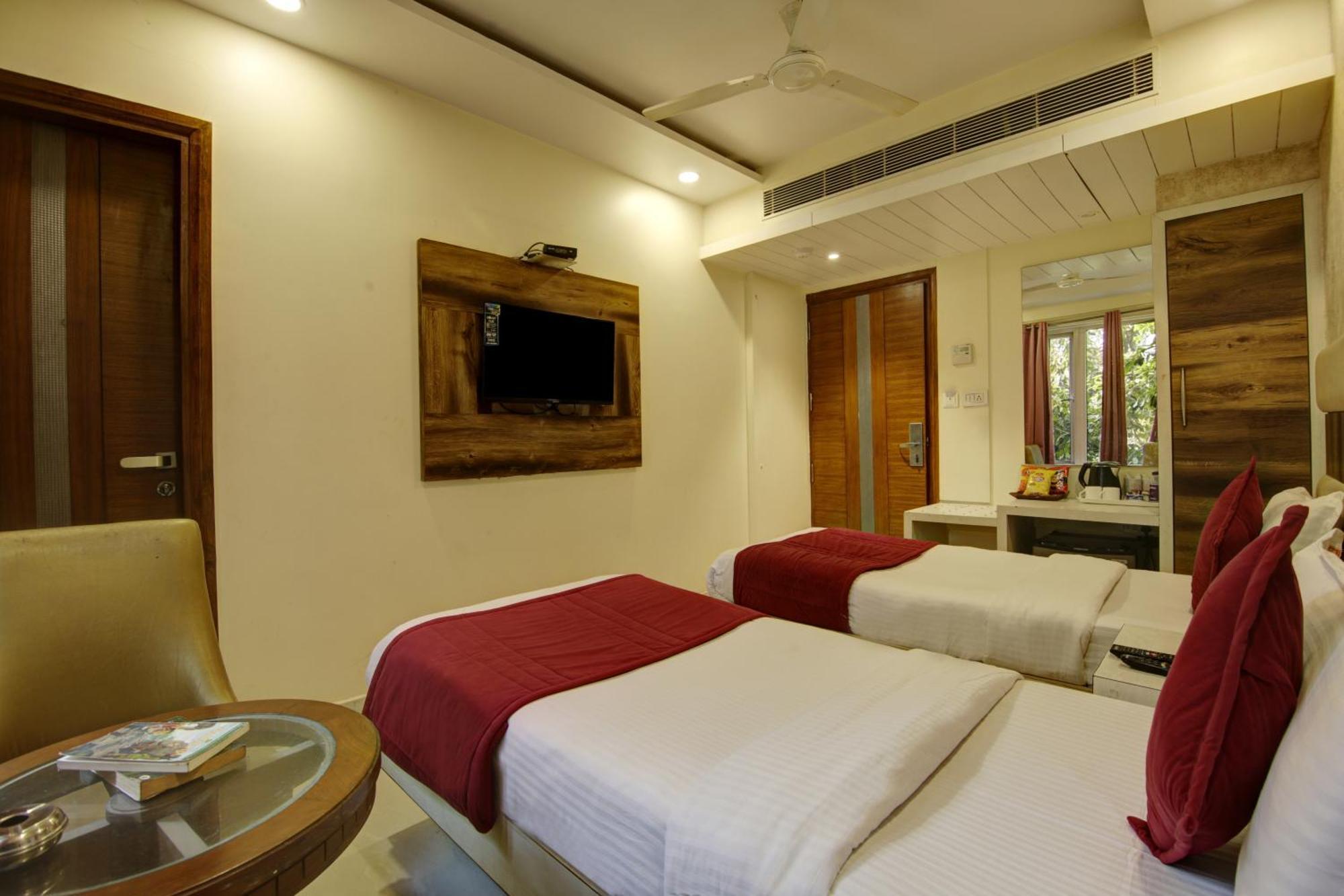 The Shanti Plaza - New Delhi Exterior foto
